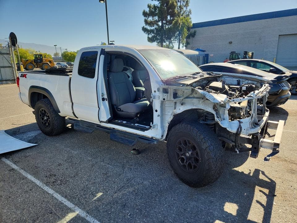 2020 TOYOTA TACOMA SR 4