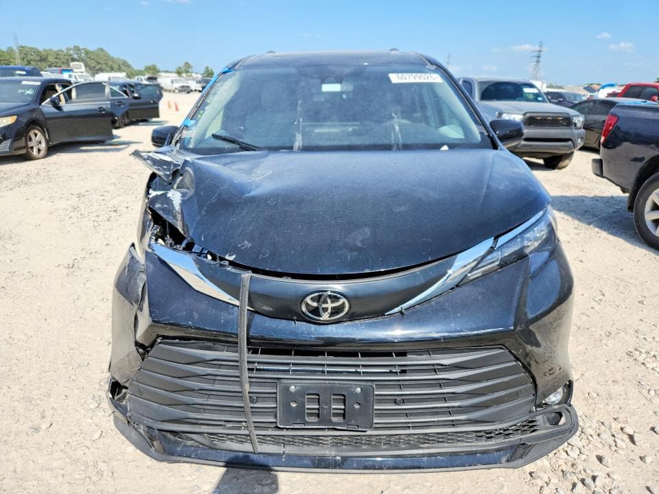 2026 TOYOTA SIENNA XLE 8-PASSENGER 5