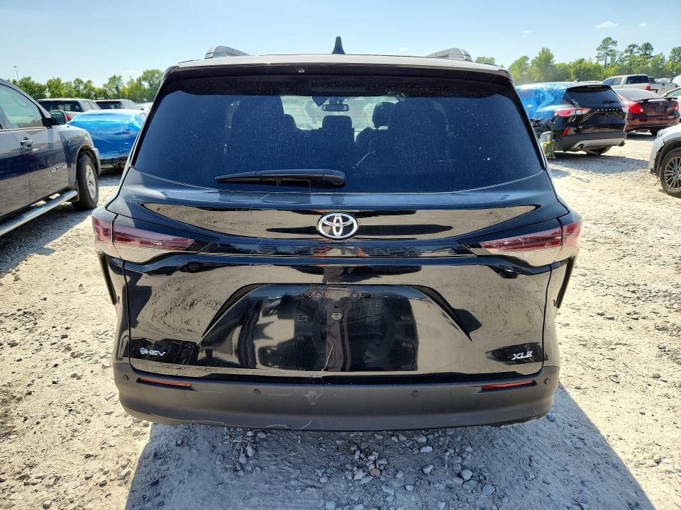 2026 TOYOTA SIENNA XLE 8-PASSENGER 6