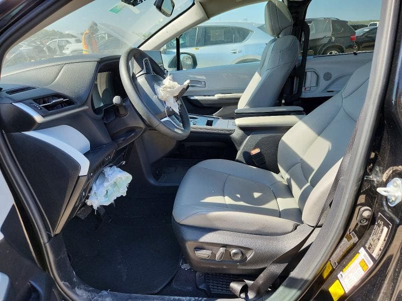 2026 TOYOTA SIENNA XLE 8-PASSENGER 7