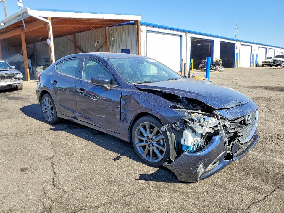 2018 MAZDA 3 TOURING 4