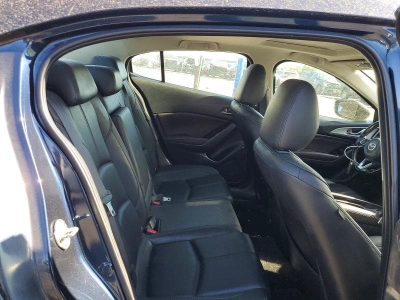 2018 MAZDA 3 TOURING 10