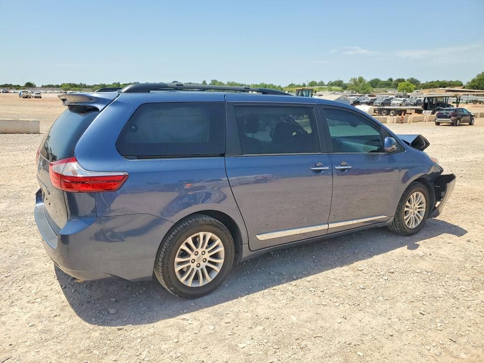 2017 TOYOTA SIENNA XLE 8-PASSENGER XLE 8-PASSENGER 3