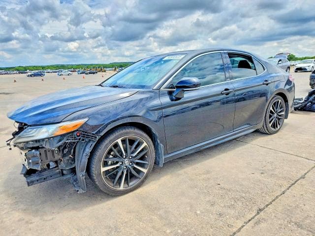 2018 TOYOTA CAMRY XSE - 1