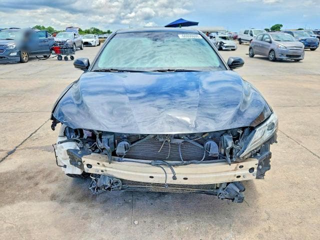 2018 TOYOTA CAMRY XSE 5
