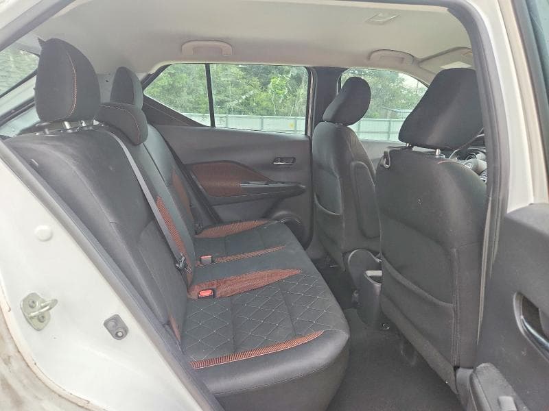 2019 NISSAN KICKS SR 11