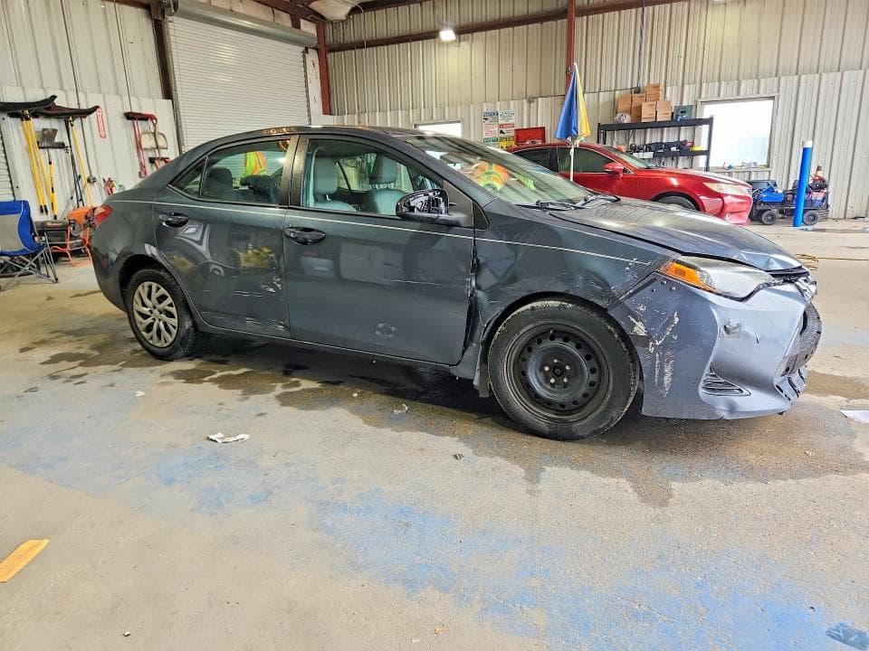 2017 TOYOTA COROLLA LE 4