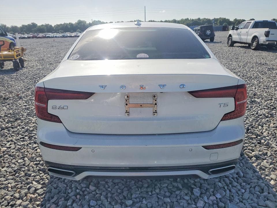 2021 VOLVO S60 T5 R-DESIGN 6