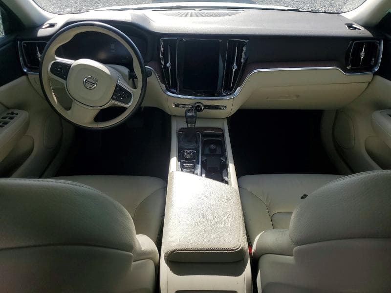 2021 VOLVO S60 T5 R-DESIGN 8