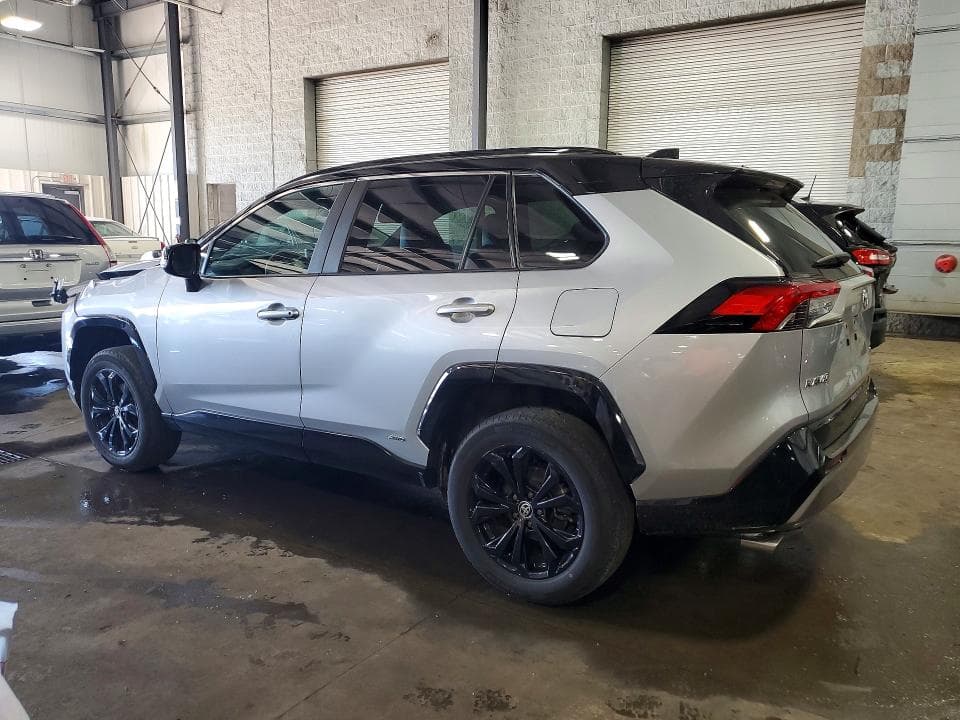 2022 TOYOTA RAV4 XSE 2