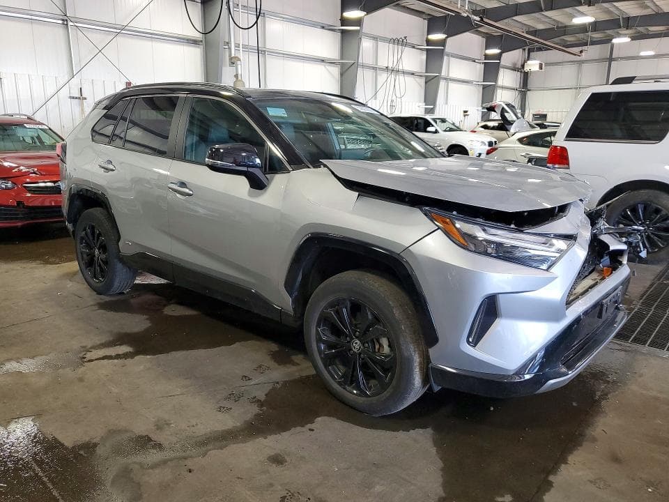 2022 TOYOTA RAV4 XSE 4