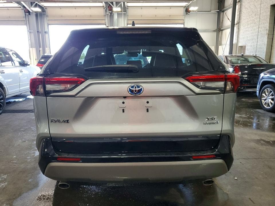 2022 TOYOTA RAV4 XSE 6