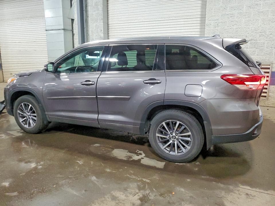 2018 TOYOTA HIGHLANDER XLE XLE 2