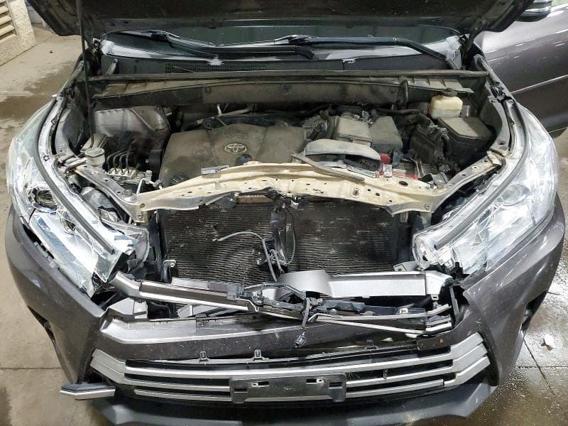 2018 TOYOTA HIGHLANDER XLE XLE 11