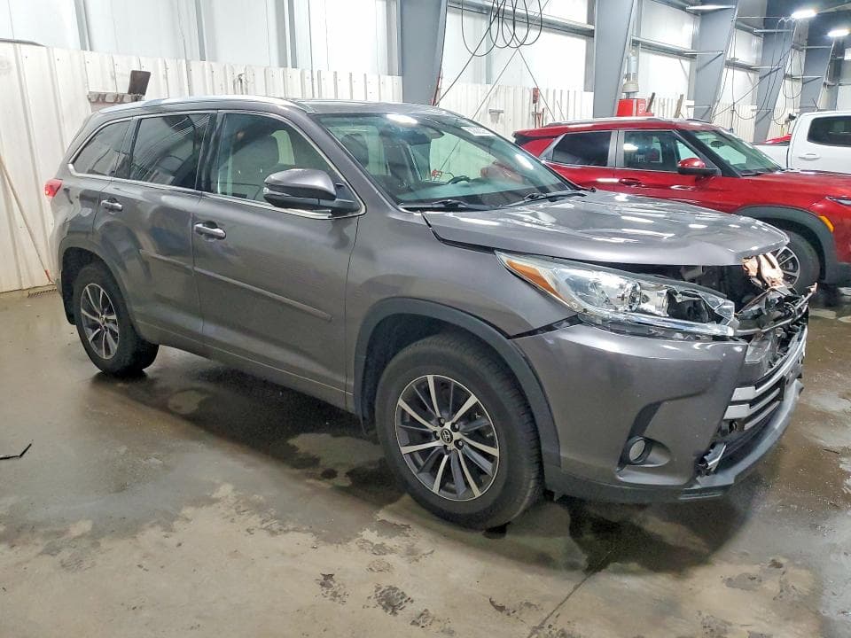 2018 TOYOTA HIGHLANDER XLE XLE 4
