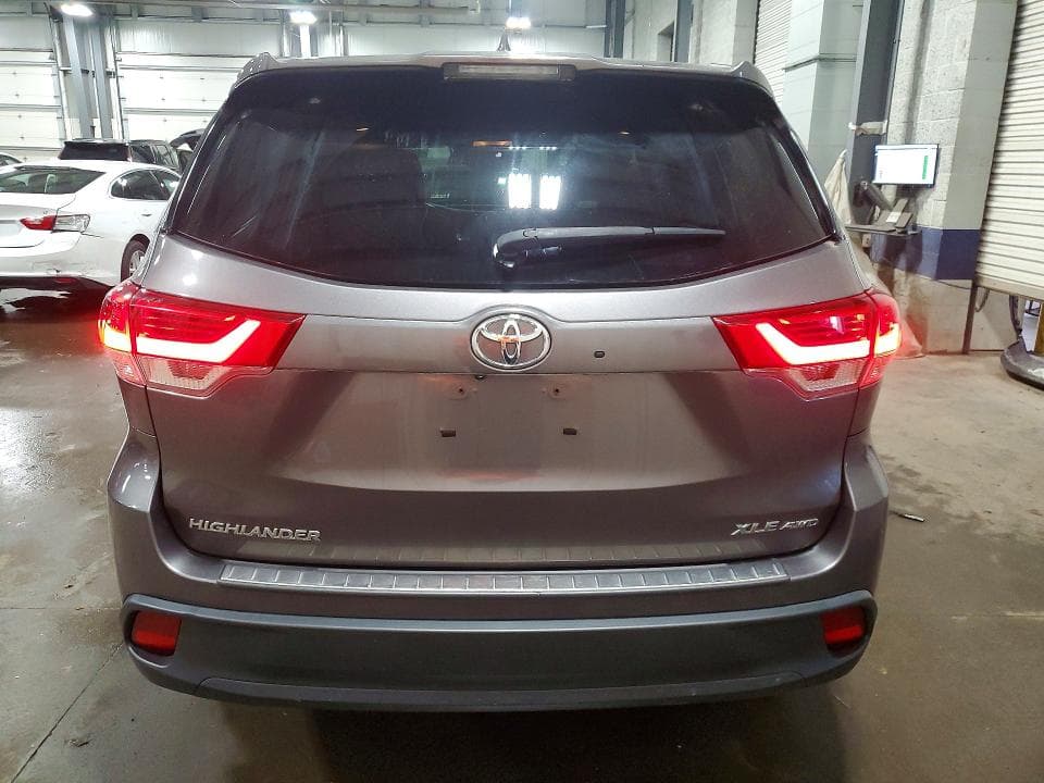 2018 TOYOTA HIGHLANDER XLE XLE 6