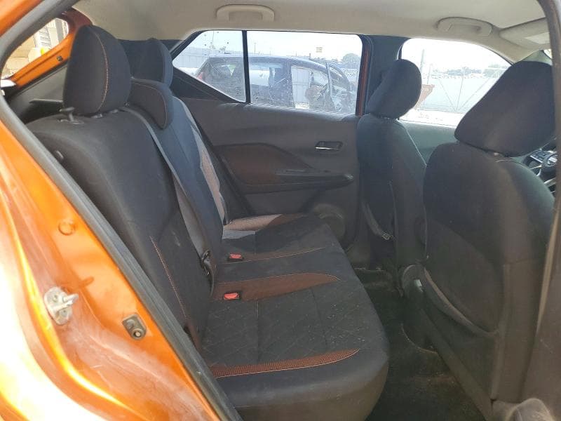 2018 NISSAN KICKS SR 11