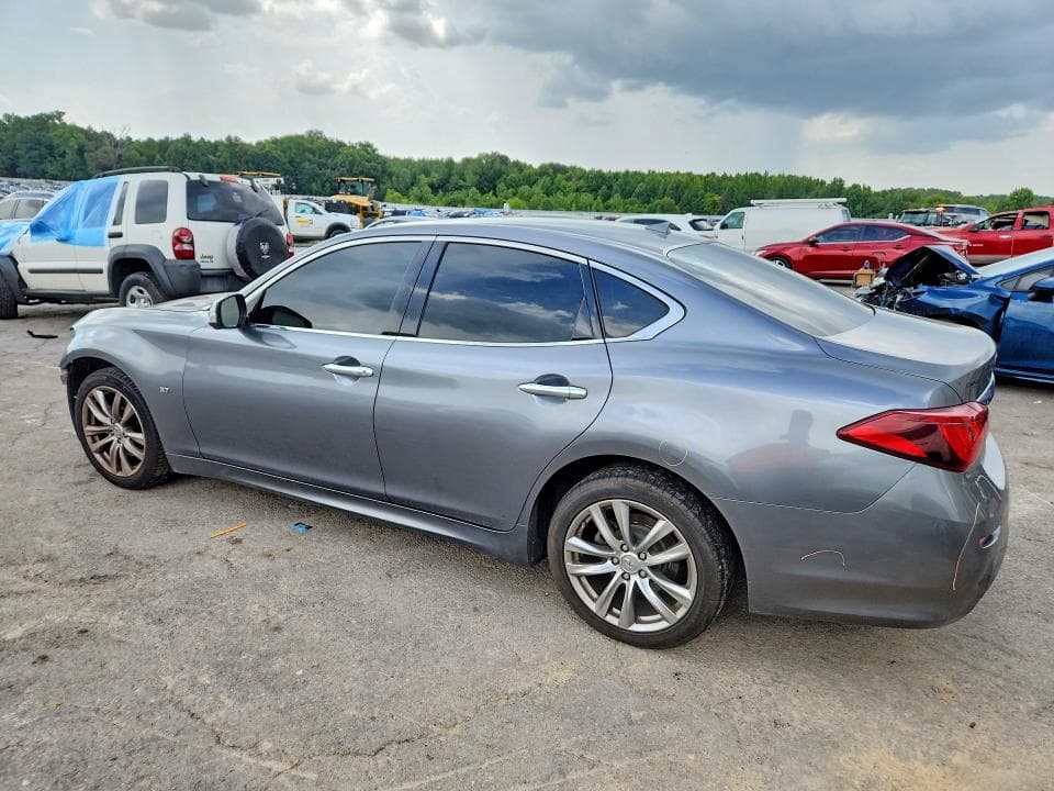2017 INFINITI Q70 3.7 2