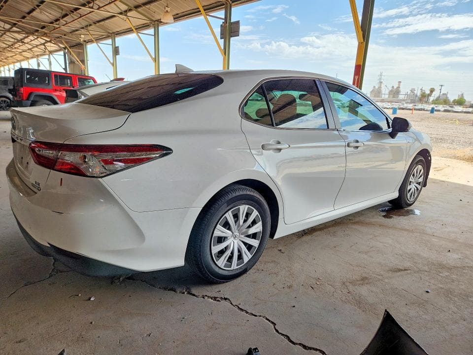2020 TOYOTA CAMRY LE 3