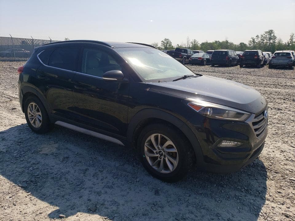 2017 HYUNDAI TUCSON SE 4