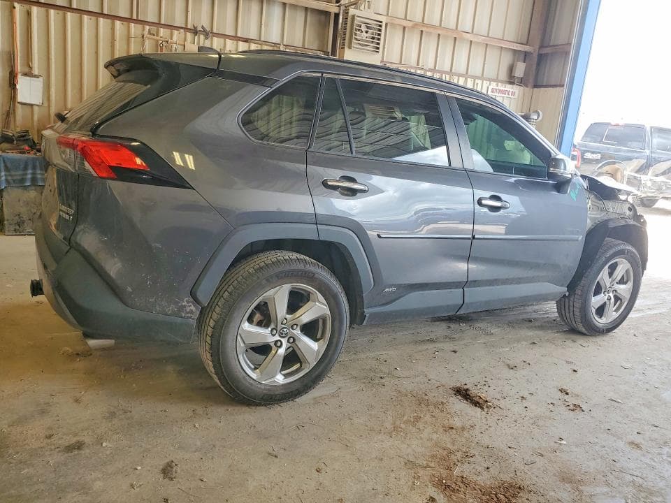 2020 TOYOTA RAV4 LIMITED 3