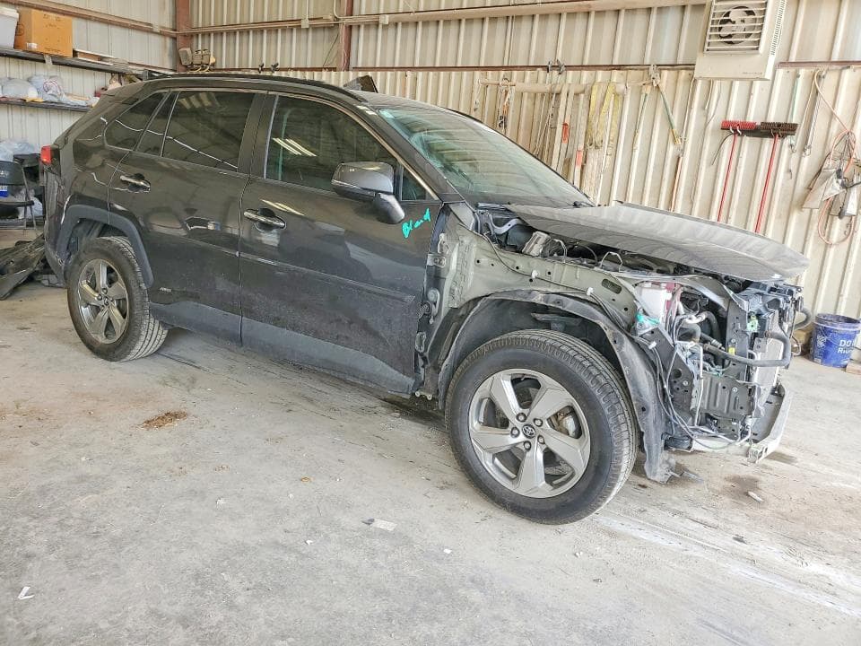 2020 TOYOTA RAV4 LIMITED 4