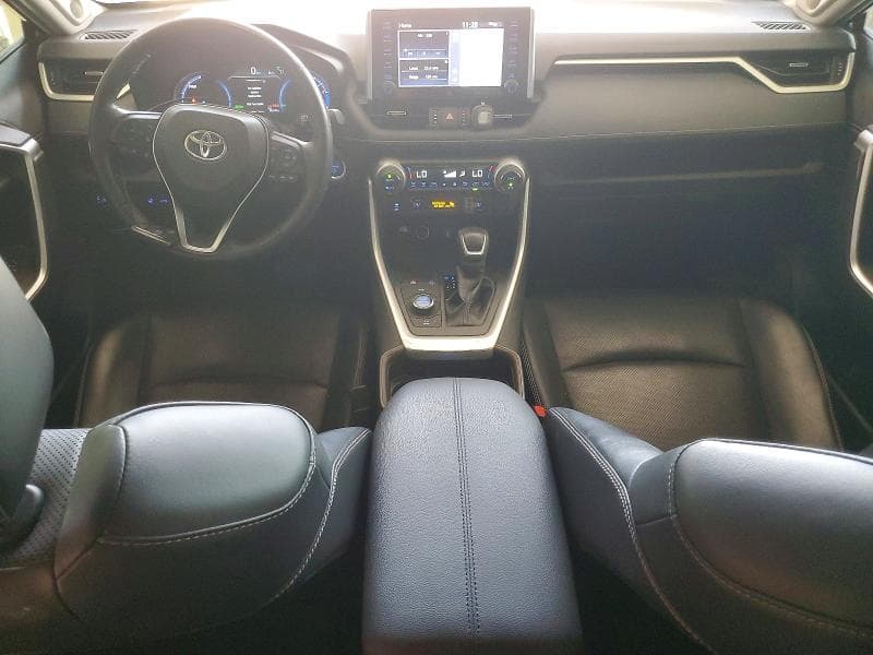 2020 TOYOTA RAV4 LIMITED 8