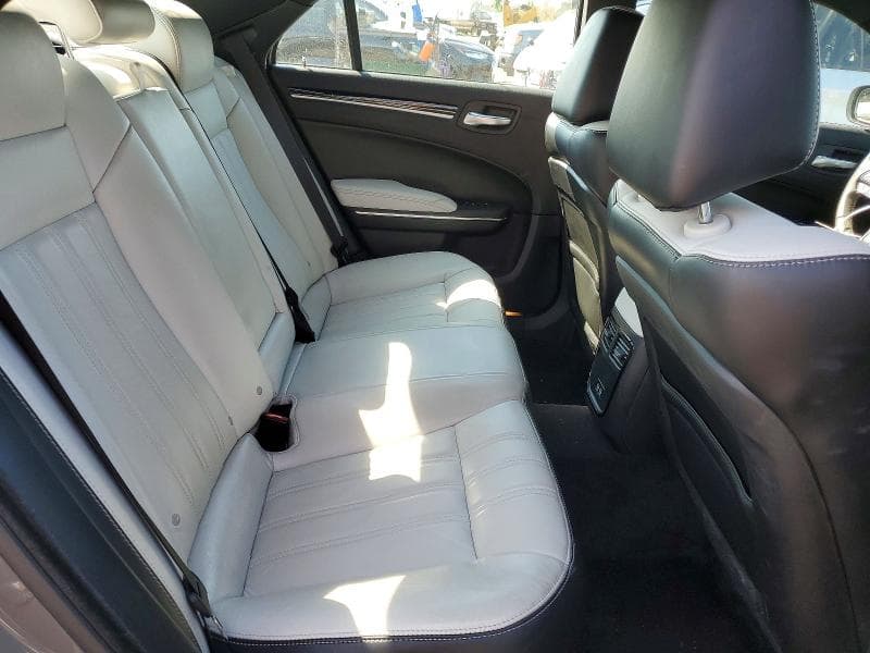 2018 CHRYSLER 300 S 10