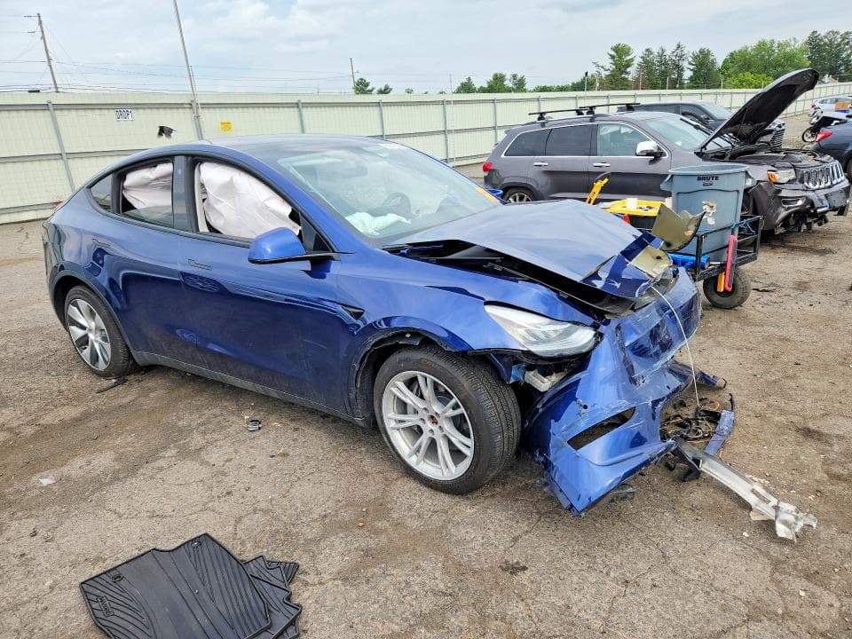 2022 TESLA MODEL Y 4