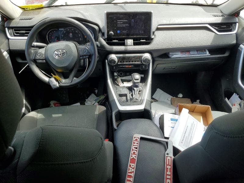 2023 TOYOTA RAV4 XLE 8