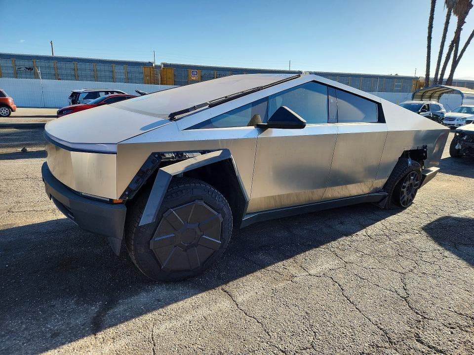 2024 TESLA CYBERTRUCK - 1