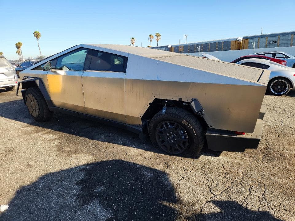 2024 TESLA CYBERTRUCK 2