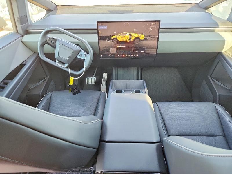 2024 TESLA CYBERTRUCK 8