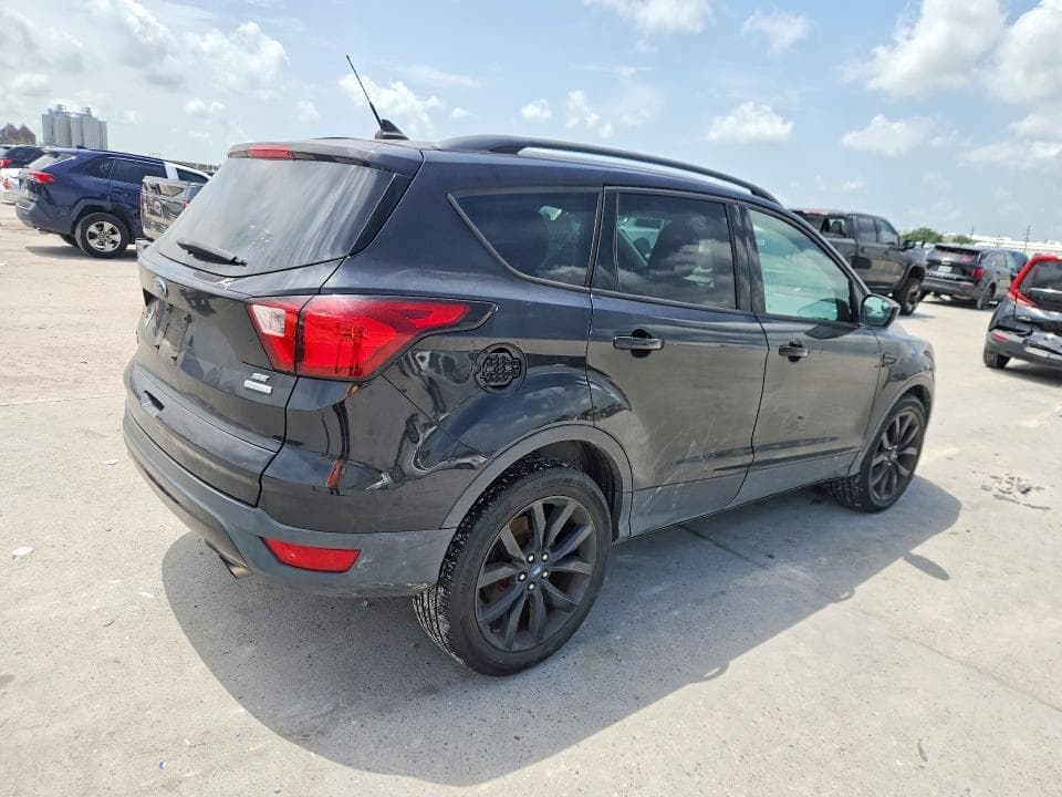 2019 FORD ESCAPE SE SE 3