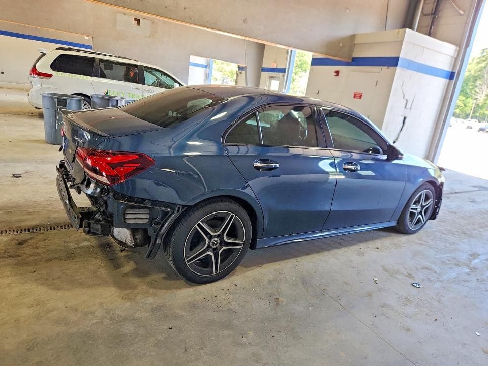 2020 MERCEDES-BENZ A 220 4MATIC 3