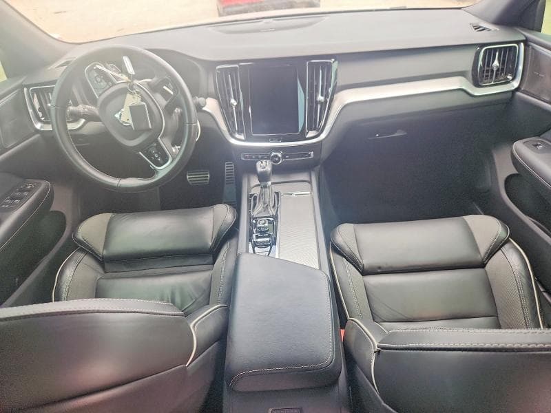 2019 VOLVO S60 T6 R-DESIGN 8