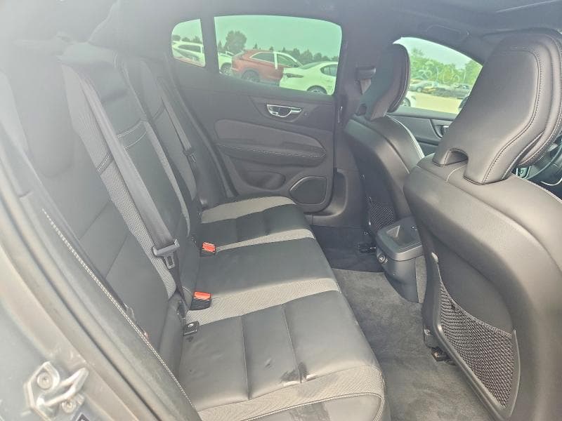 2019 VOLVO S60 T6 R-DESIGN 10