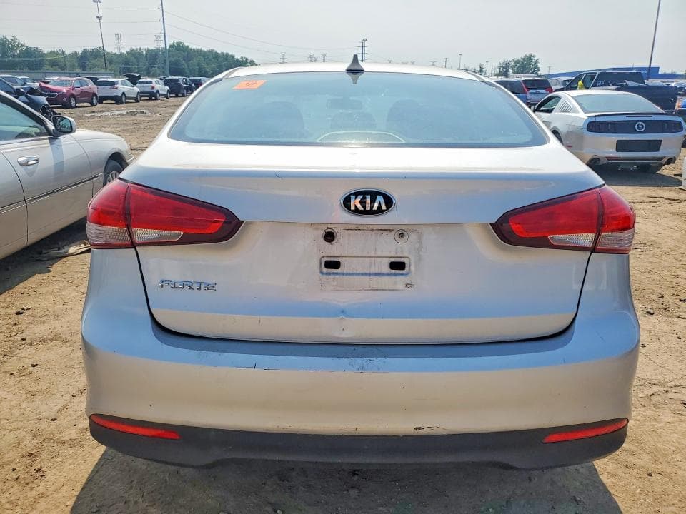 2017 KIA FORTE LX 6