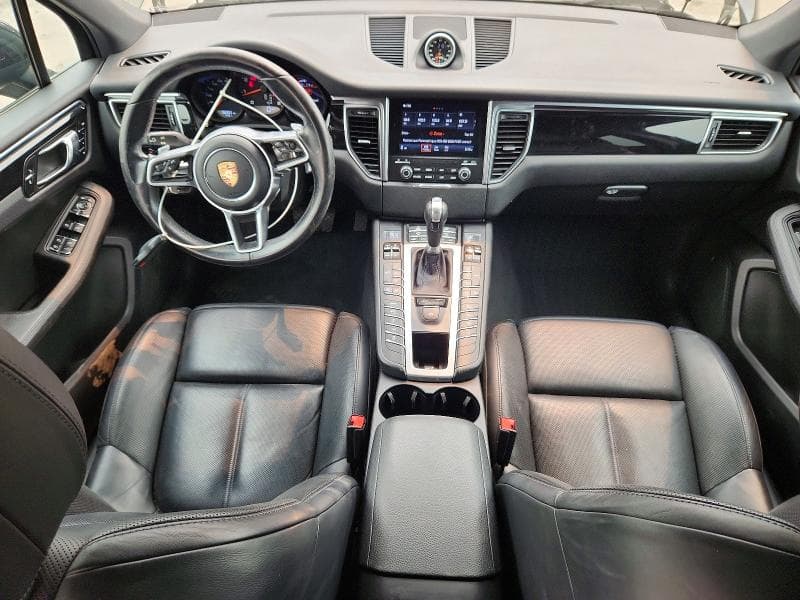 2018 PORSCHE MACAN 8
