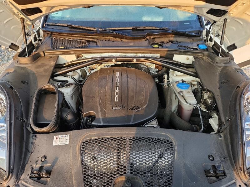 2017 PORSCHE MACAN 12