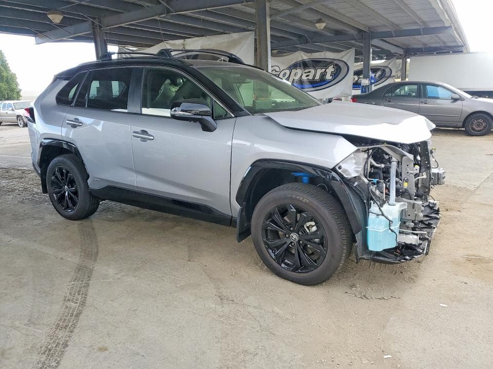 2025 TOYOTA RAV4 XSE 4