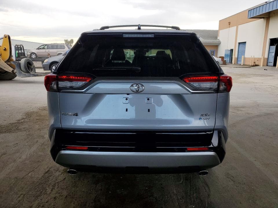 2025 TOYOTA RAV4 XSE 6