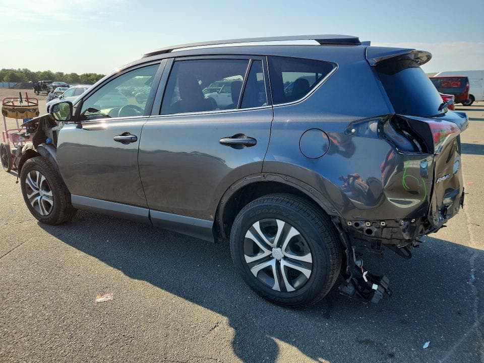 2018 TOYOTA RAV4 LE 2