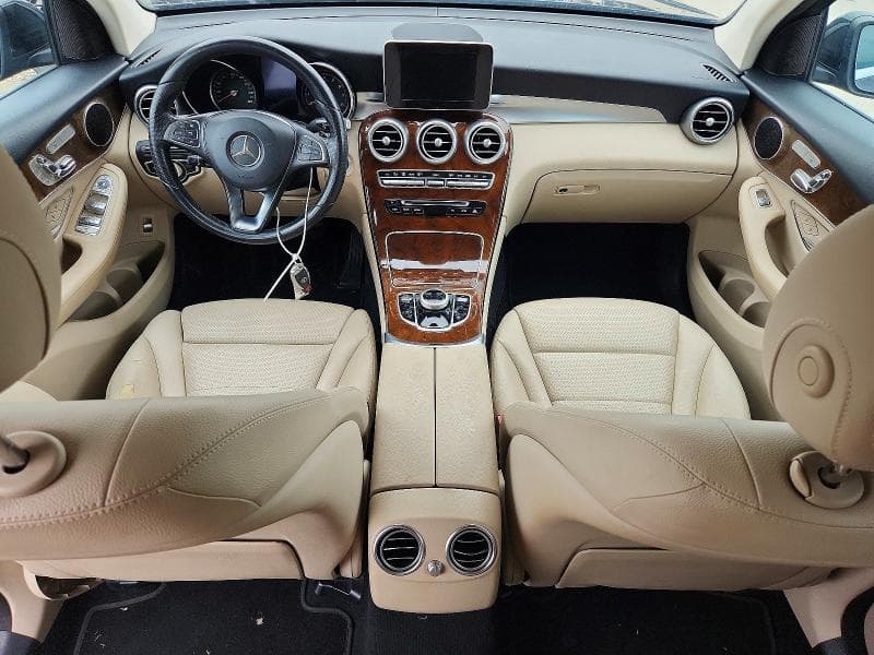 2017 MERCEDES-BENZ GLC 300 300 8
