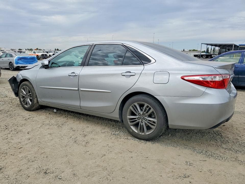 2017 TOYOTA CAMRY SE 2