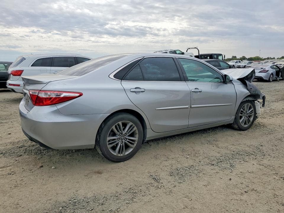 2017 TOYOTA CAMRY SE 3