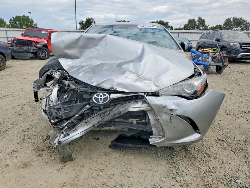 2017 TOYOTA CAMRY SE 5