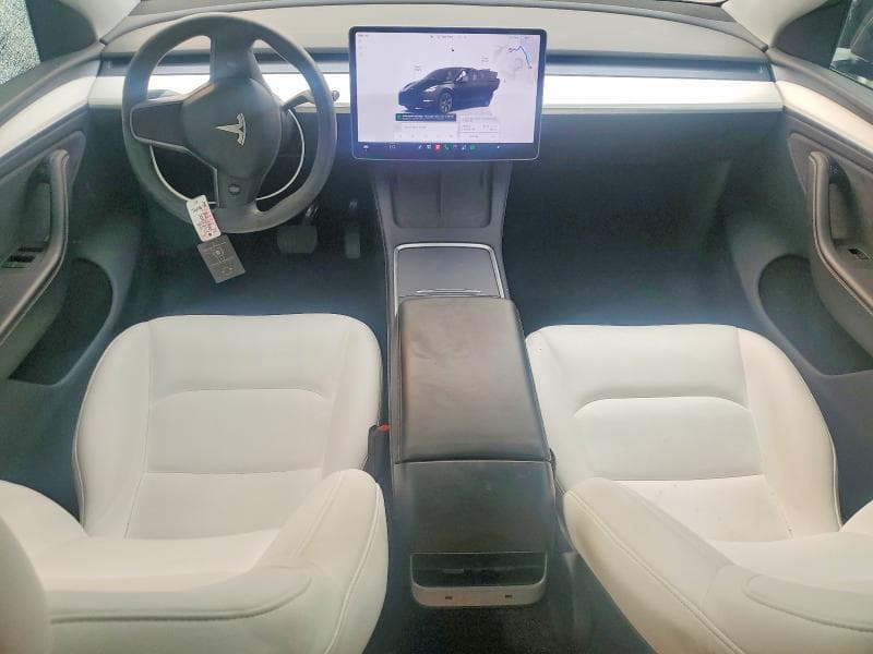 2025 TESLA MODEL Y 8
