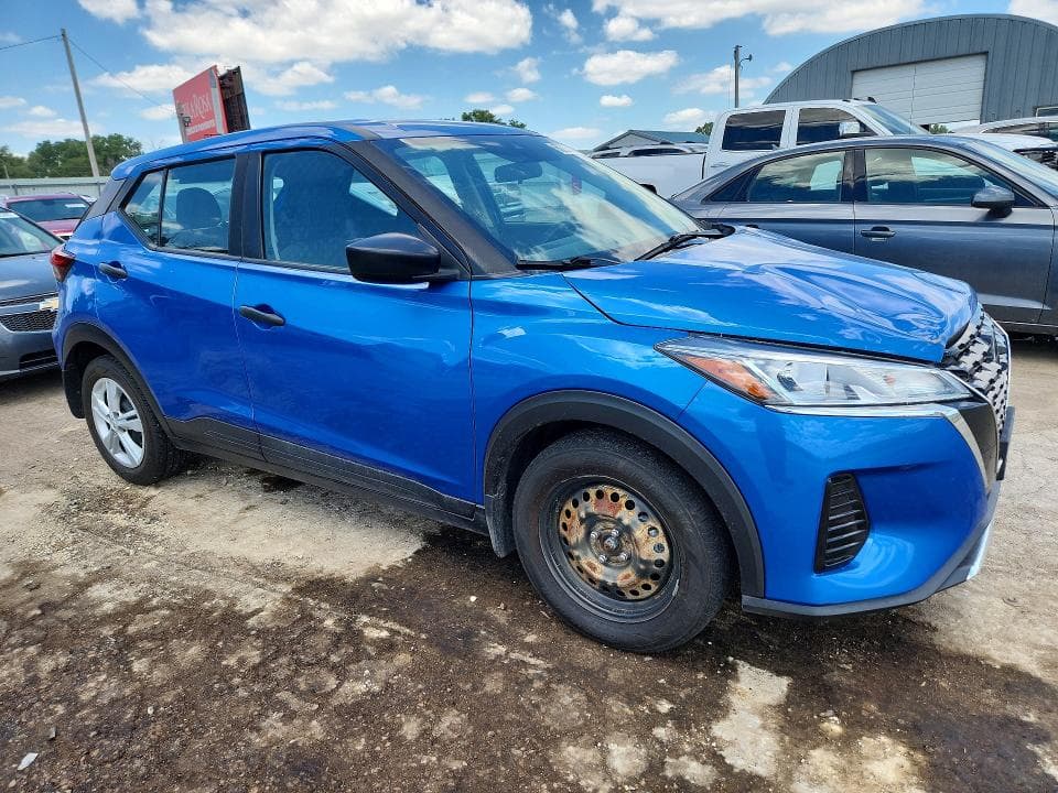 2021 NISSAN KICKS S 4