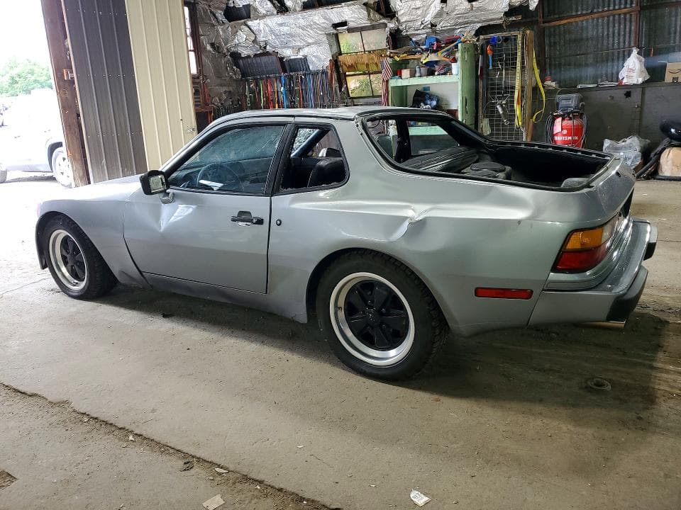 1983 PORSCHE 944 2